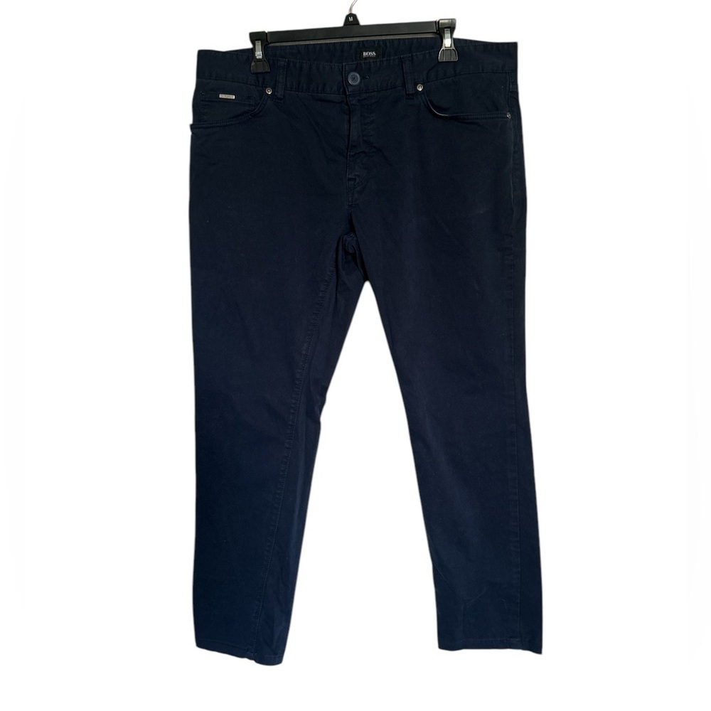 Boss Navy Blue Relaxed Pants with Smooth Fabric
Waist 36
Length 32